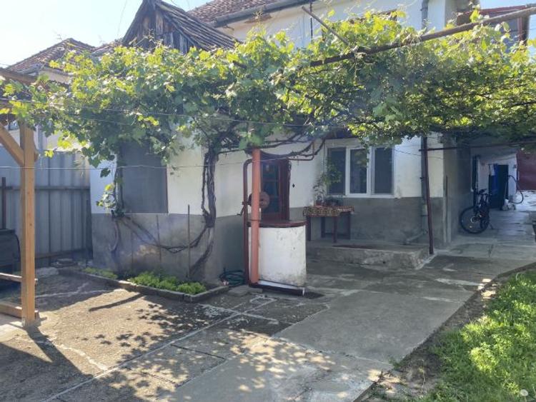 Duplex cu 5 camere cu Teren 250 Mp în Agnita