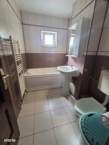 Apartament cu 3 camere decomandat în Mărăști