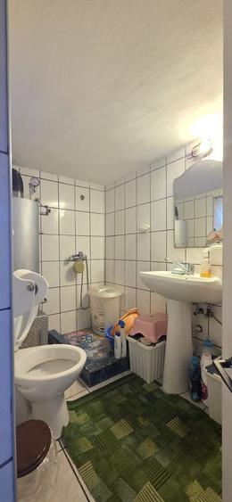 Casă individuală cu 4 camere cu Canalizare în Far