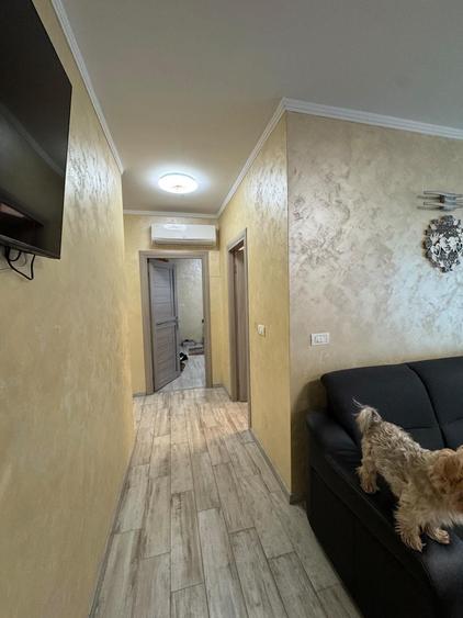 Apartament cu 4 camere decomandat în Florești