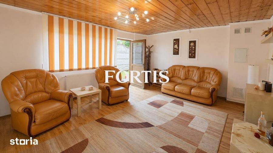 Casă cu 5 camere cu Teren 700 Mp în Central