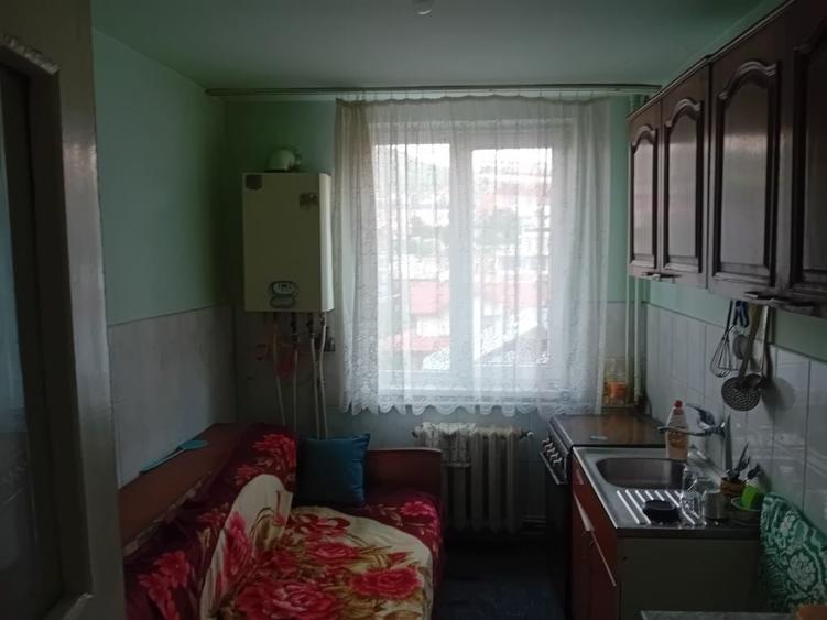 Apartament cu 2 camere decomandat în Precista