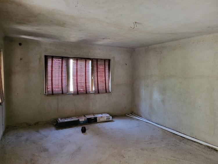 Casă cu 4 camere în Măgureni