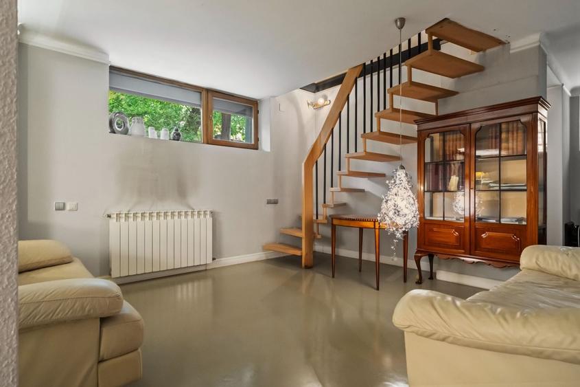 Apartament cu 6 camere decomandat, mobilat în Cotroceni