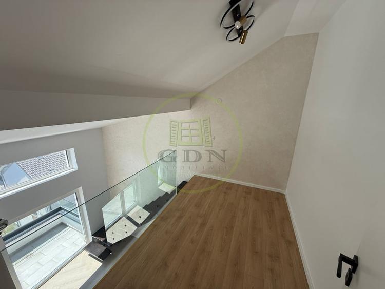 Penthouse cu 3 camere decomandat în Exterior Vest
