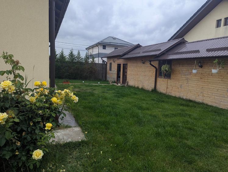 Casă individuală cu 2 camere cu Canalizare în Săbăreni