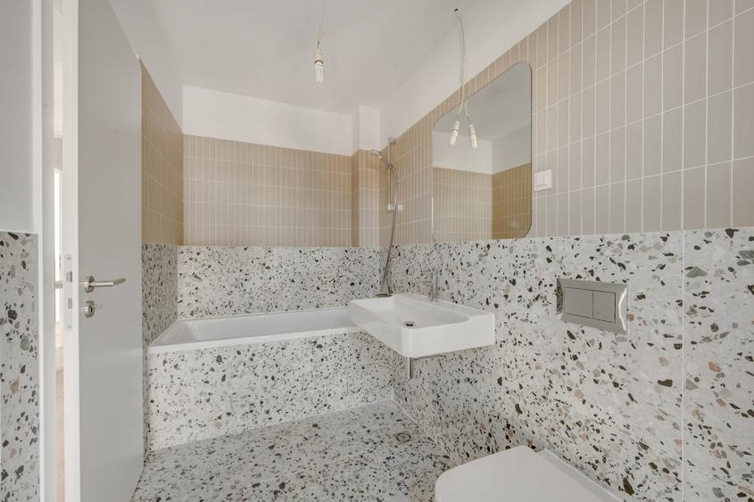 Apartament cu 3 camere semidecomandat în Sisești