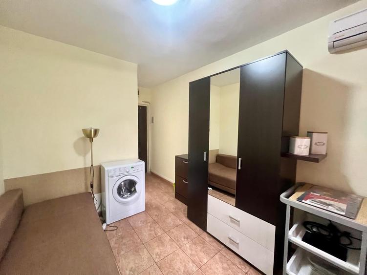 Garsonieră decomandată, mobilată în Cetății