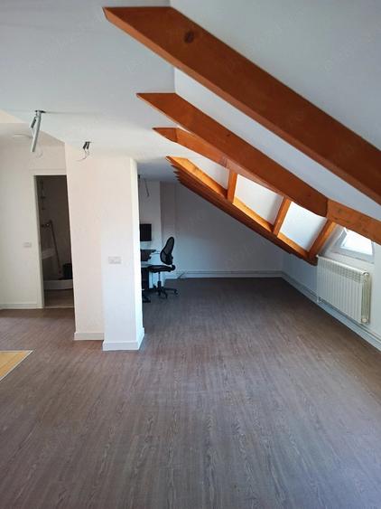 Casă cu 5 camere cu Teren 350 Mp în Moșnița Nouă
