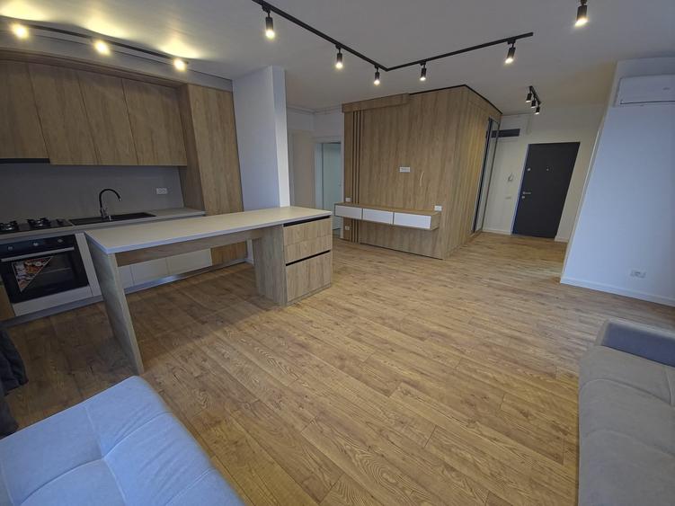 Apartament cu 3 camere decomandat, mobilat în Dacia