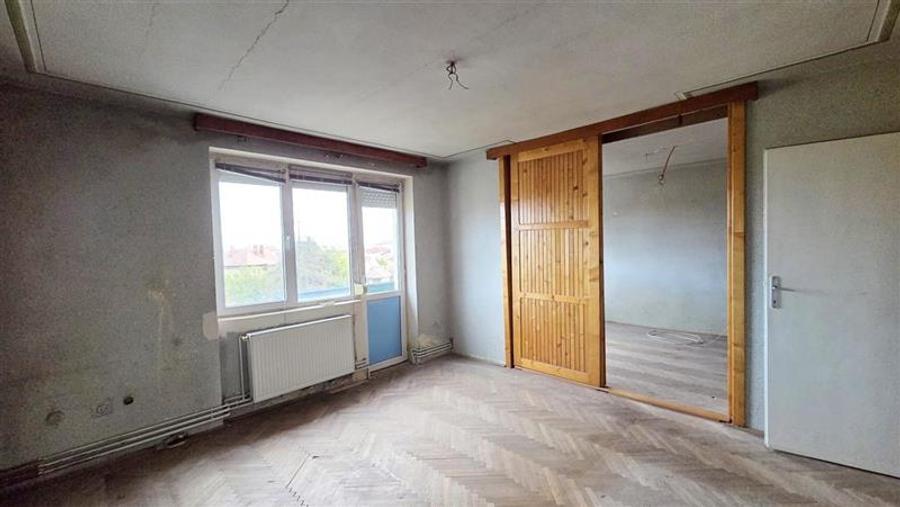 Apartament cu 3 camere decomandat în Elisabetin