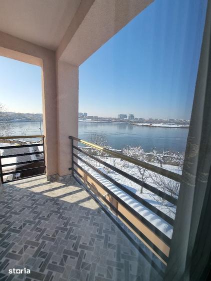 Casă cu 7 camere cu Teren 600 Mp în Fundeni