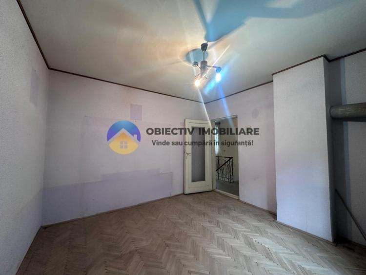 Casă cu 3 camere cu Canalizare în Central