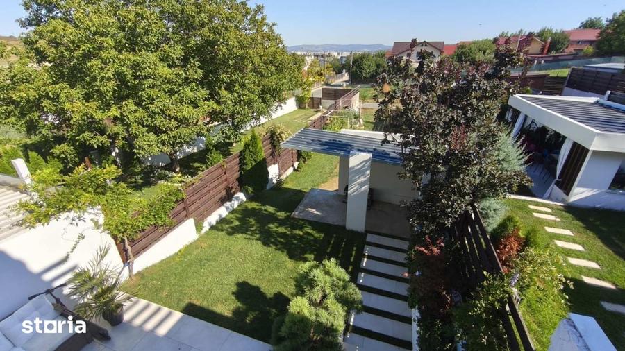 Casă cu 5 camere cu Teren 250 Mp în Valea Lupului