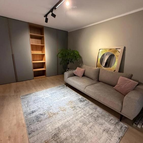 Apartament cu 3 camere decomandat, mobilat în Tineretului