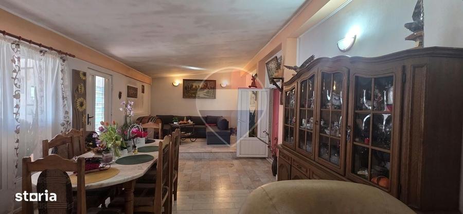 Casă cu 4 camere în Băltița