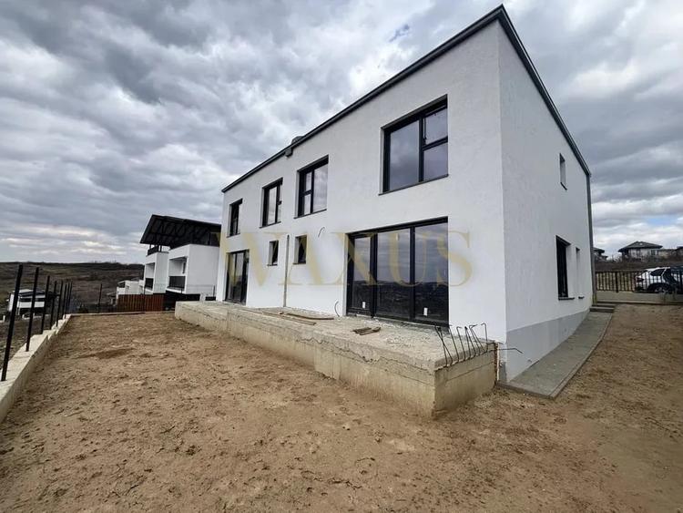 Duplex cu 4 camere cu Canalizare în Borhanci