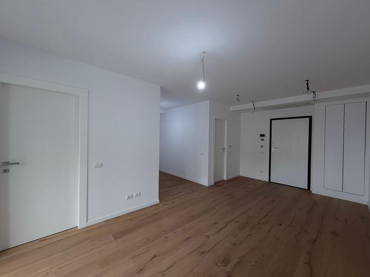 Apartament cu 2 camere semidecomandat în Aviației
