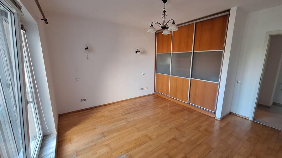 Apartament cu 2 camere semidecomandat în Subcetate