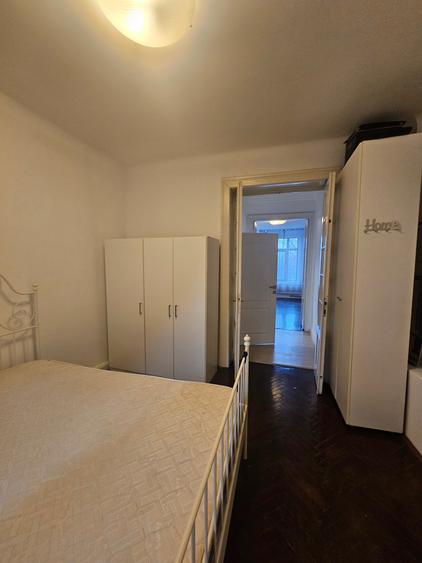 Apartament cu 4 camere decomandat în Calea Victoriei