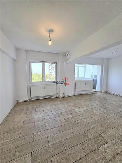 Apartament cu 3 camere decomandat în Colentina