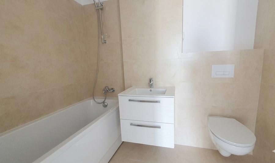 Apartament cu 3 camere semidecomandat în Morarilor