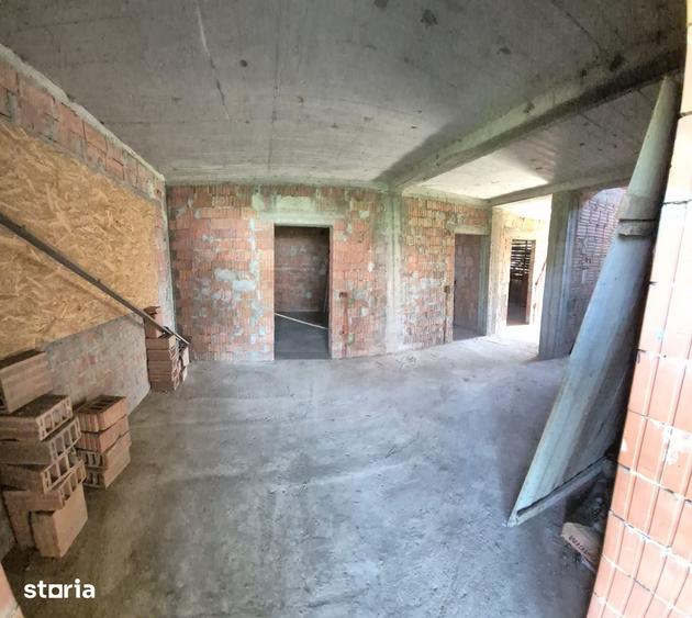 Casă cu 5 camere cu Teren 1700 Mp în Luizi-Călugăra