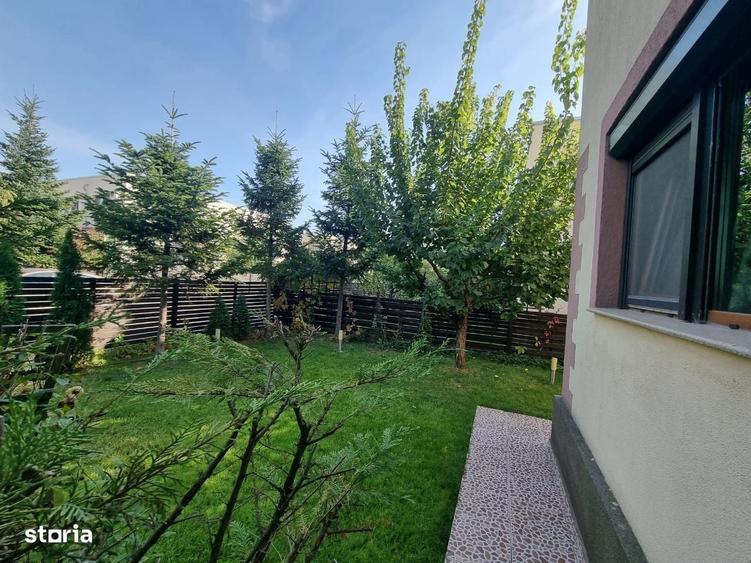 Casă cu 4 camere în 1 Decembrie