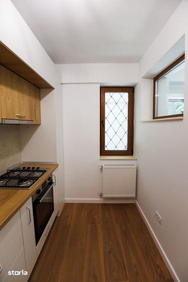 Apartament cu 3 camere decomandat în Primăverii