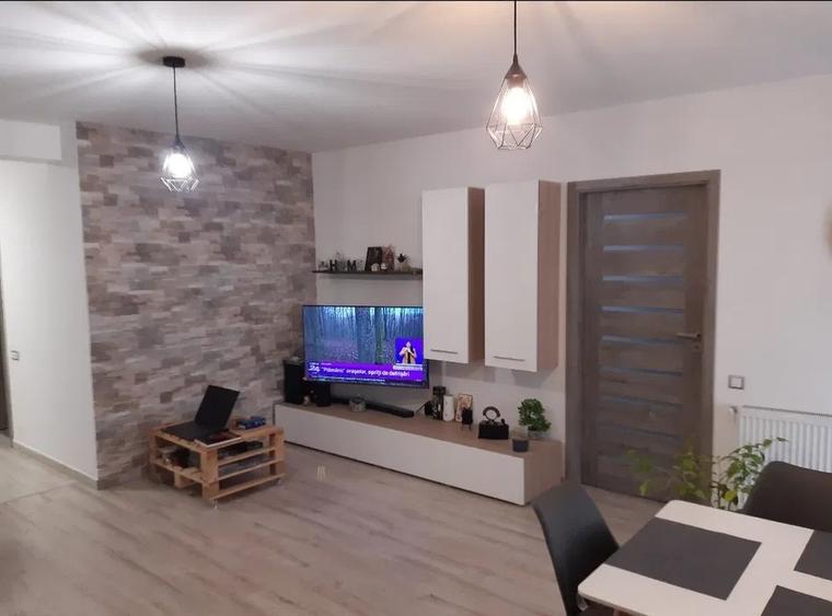 Apartament cu 2 camere semidecomandat, mobilat în Florești — fotografia 3