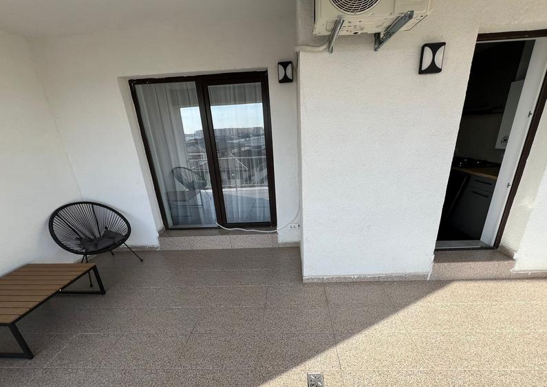 Apartament cu 2 camere decomandat în Titan