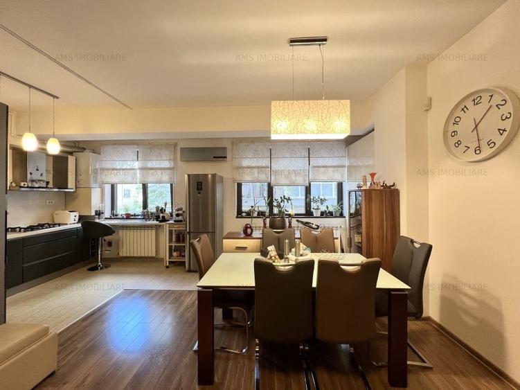 Apartament cu 3 camere decomandat, mobilat în Decebal