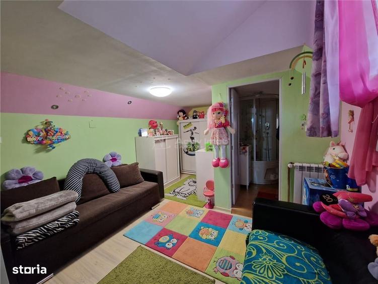 Casă cu 4 camere în Central