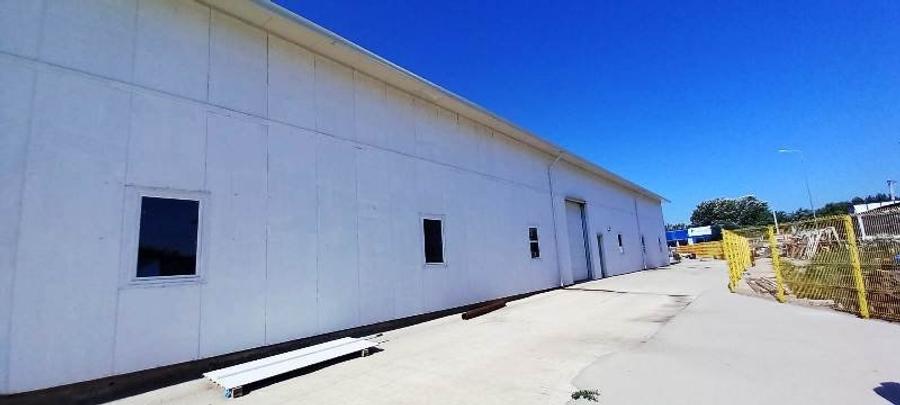 Spațiu industrial, de 1,000 mp, în Central