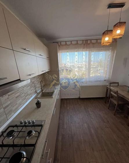 Apartament cu 2 camere decomandat, mobilat în Tractorul
