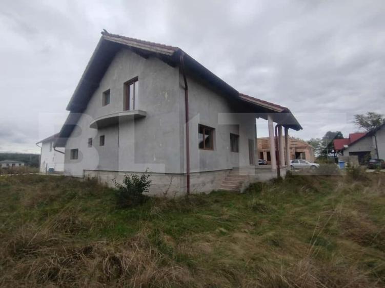 Casă individuală cu 4 camere cu Teren 500 Mp în Beclean
