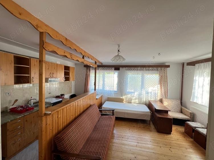 Casă cu 4 camere cu Teren 400 Mp în Semicentral