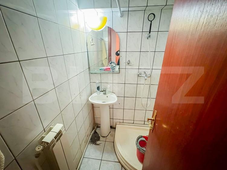 Apartament cu 4 camere, decomandat, zona Decebal - 9