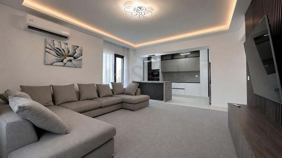 Apartament cu 4 camere decomandat, mobilat în Pipera