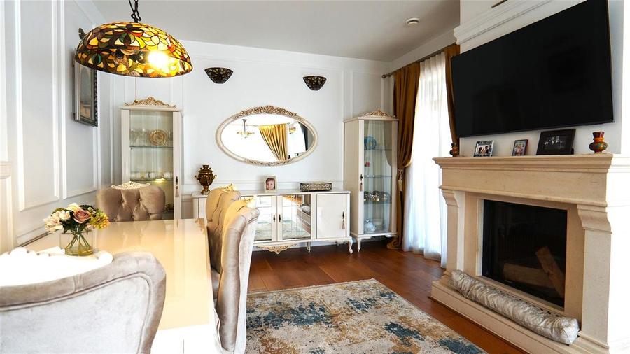 Casă cu 4 camere cu Teren 700 Mp în Central