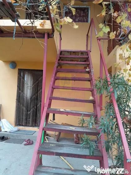 Casă cu 3 camere cu Teren 15000 Mp în Bărcănești