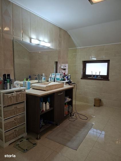 Casă cu 4 camere în Popoveni