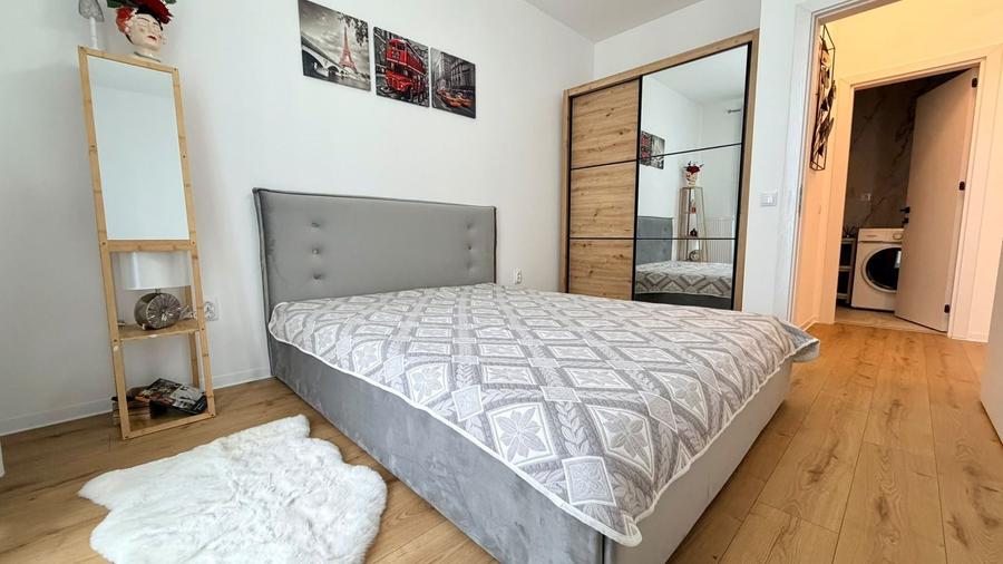 Apartament cu 2 camere decomandat, mobilat în Central