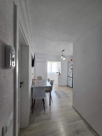 Apartament cu 3 camere decomandat în Ostroveni
