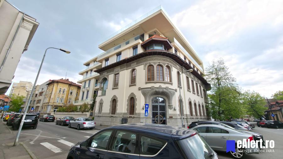 Apartament cu 3 camere semidecomandat în Dacia