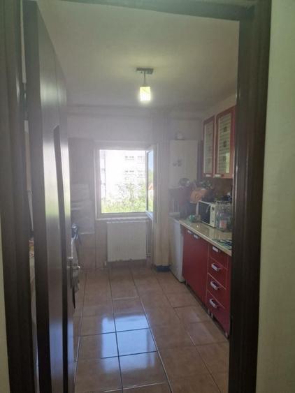 Apartament cu 2 camere semidecomandat în Fetești-Gară