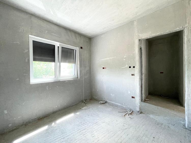 Duplex cu 5 camere cu Canalizare în Moșnița Veche