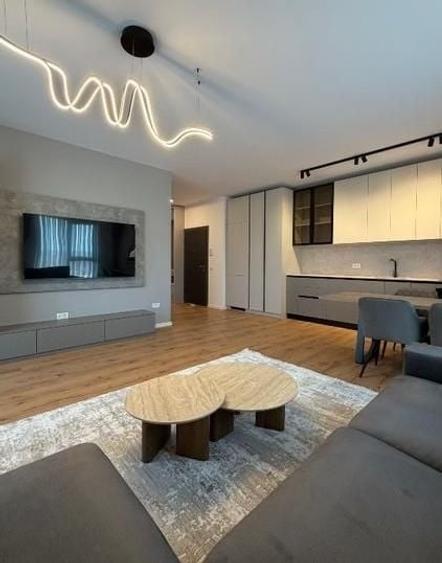 Apartament cu 3 camere decomandat, mobilat în Tunari