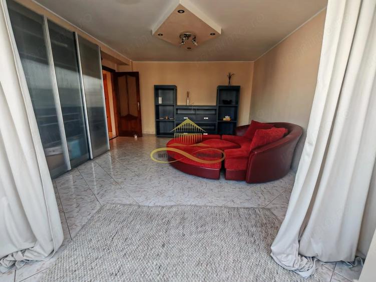 Apartament cu 2 camere decomandat în Banca Națională