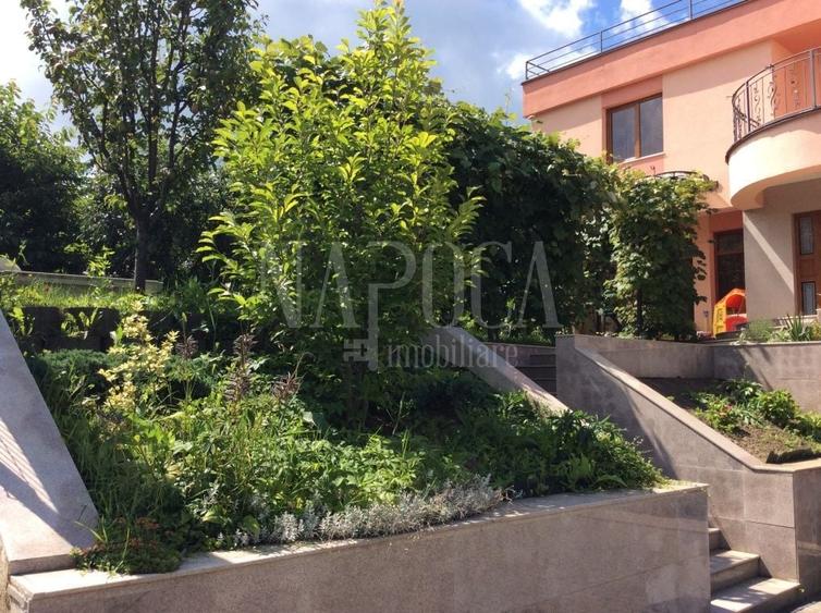 Casă individuală cu 7 camere cu Canalizare în Făget